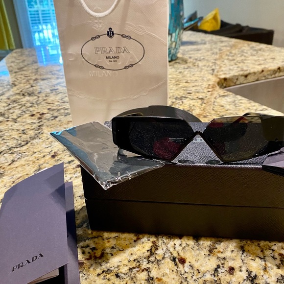 Prada Occhiali Sole Frames - Picture 1 of 4